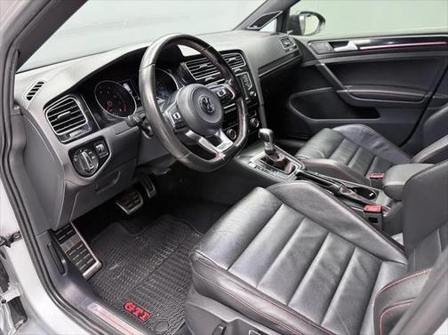 2017 Volkswagen Golf GTI 2.0T SE 4-Door