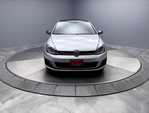 2017 Volkswagen Golf GTI 2.0T SE 4-Door