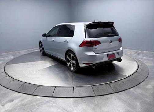 2017 Volkswagen Golf GTI 2.0T SE 4-Door