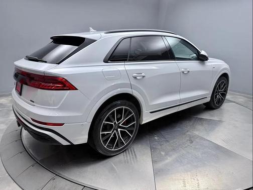 2021 Audi Q8 55 Prestige