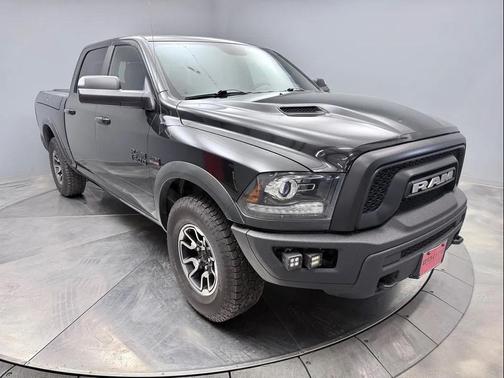 Brilliant Black Crystal Pearlcoat 2017 RAM 1500 Rebel