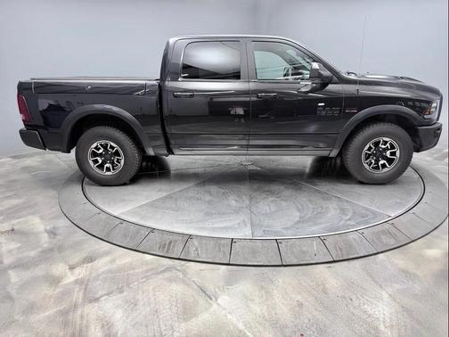 Brilliant Black Crystal Pearlcoat 2017 RAM 1500 Rebel