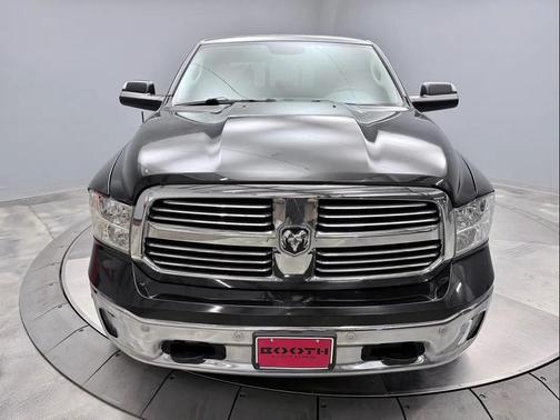 Brilliant Black Crystal Pearlcoat 2018 RAM 1500 Big Horn