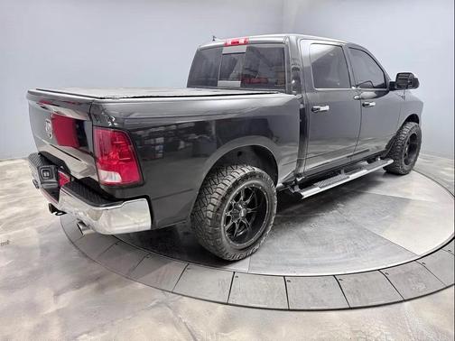 Brilliant Black Crystal Pearlcoat 2018 RAM 1500 Big Horn