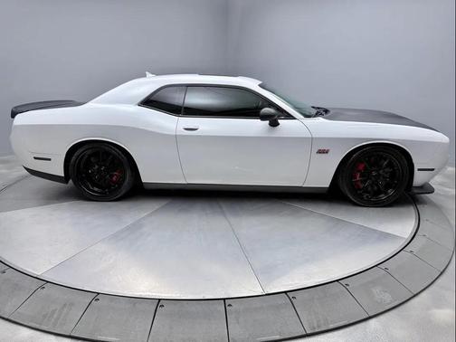 2016 Dodge Challenger SRT 392