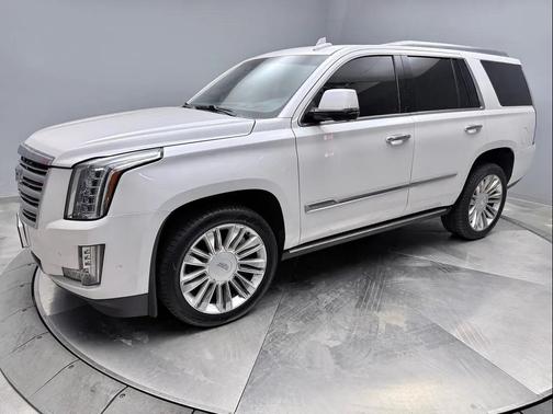 Crystal White Tricoat 2020 Cadillac Escalade Platinum