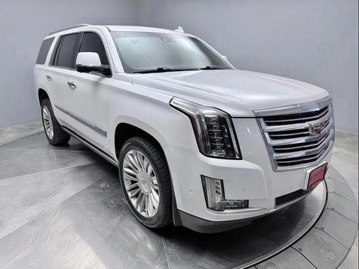 Crystal White Tricoat 2020 Cadillac Escalade Platinum
