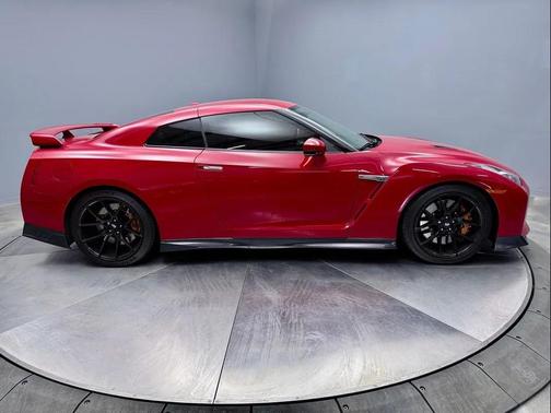 2017 Nissan GT-R Premium