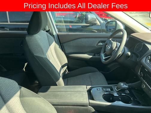 Brilliant Silver Metallic 2022 Nissan Rogue SV
