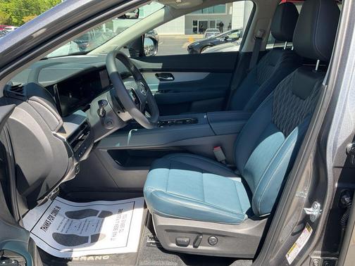 Gun Metallic 2026 Nissan Murano Platinum