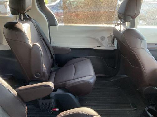 Ruby Flare Pearl 2024 Toyota Sienna Platinum