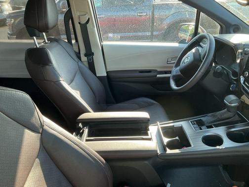 Ruby Flare Pearl 2024 Toyota Sienna Platinum