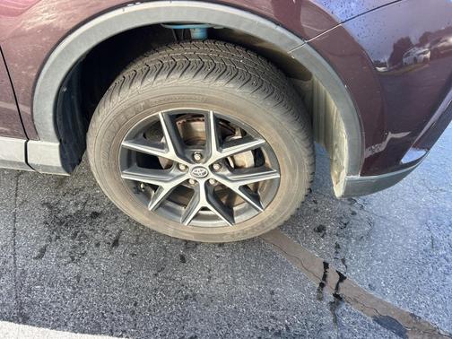 2017 Toyota RAV4 SE