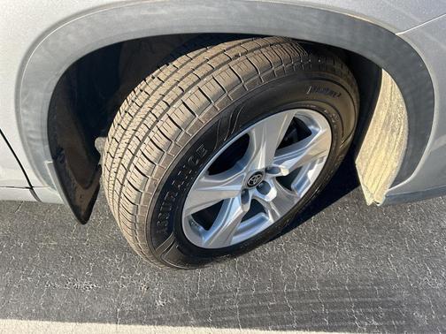 2022 Toyota Highlander L