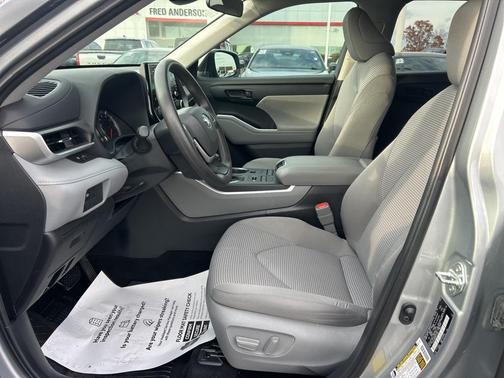 2022 Toyota Highlander L