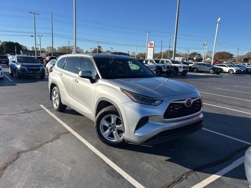 2022 Toyota Highlander L