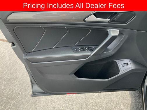 Platinum Gray Metallic 2022 Volkswagen Tiguan 2.0T SE