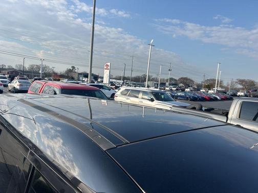 2023 Land Rover Defender 110 Carpathian Edition