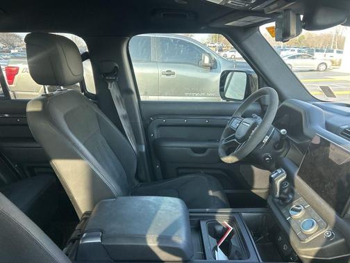 2023 Land Rover Defender 110 Carpathian Edition