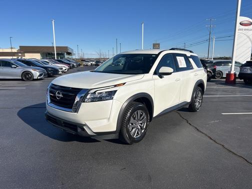 2024 Nissan Pathfinder SV FWD