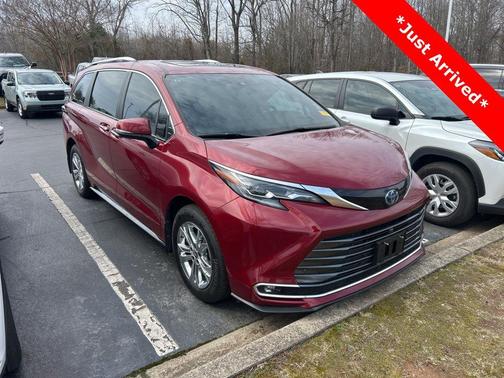2024 Toyota Sienna Platinum
