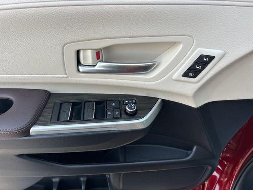 2024 Toyota Sienna Platinum
