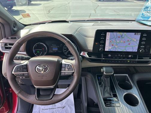 2024 Toyota Sienna Platinum