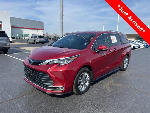 2024 Toyota Sienna Platinum