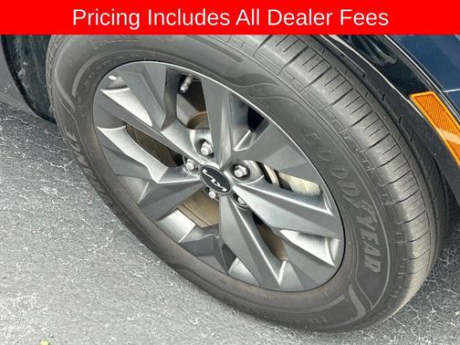 Vesta Blue 2024 Kia Sportage Hybrid SX-Prestige