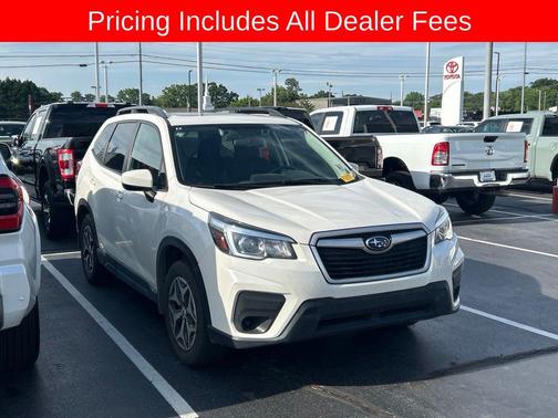 Crystal White Pearl 2019 Subaru Forester Premium