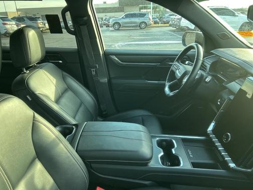 2024 GMC Acadia FWD Elevation