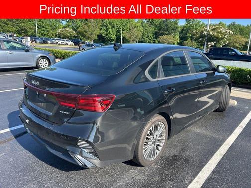 Aurora Black 2024 Kia Forte GT-Line