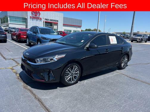 Aurora Black 2024 Kia Forte GT-Line