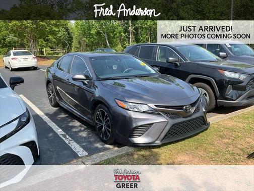 2020 Toyota Camry SE