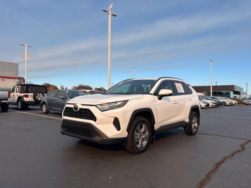 2024 Toyota RAV4 XLE