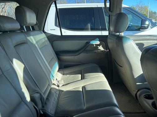 2006 Toyota Sequoia SR5