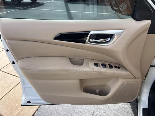 2017 Nissan Pathfinder S