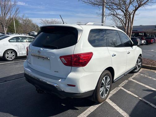 2017 Nissan Pathfinder S