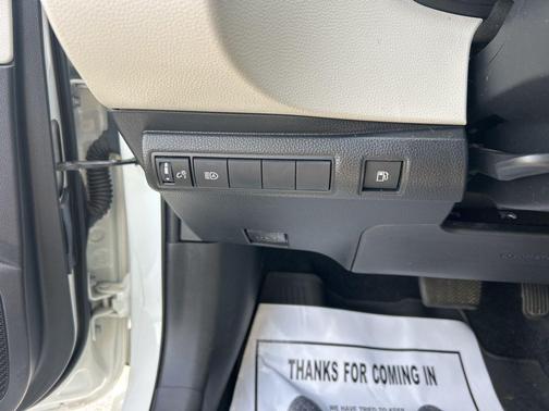 Super White 2021 Toyota Corolla Hybrid SE