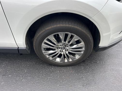 2023 Toyota Venza Limited