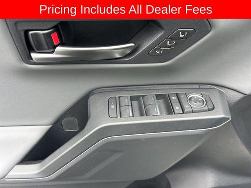 Wind Chill Pearl w/Black Roof 2026 Toyota RAV4 SE