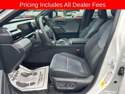 Wind Chill Pearl w/Black Roof 2026 Toyota RAV4 SE