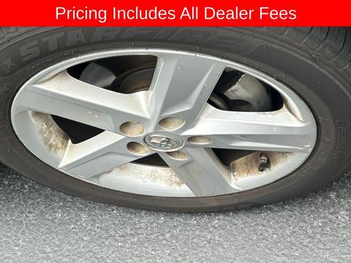 Magnetic Gray Metallic 2014 Toyota Camry SE