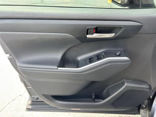 Magnetic Gray Metallic 2023 Toyota Highlander XSE