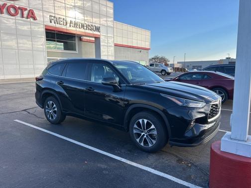 2024 Toyota Highlander XLE