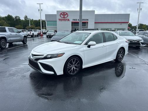 2023 Toyota Camry SE