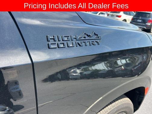 Black 2022 Chevrolet Suburban 4WD High Country