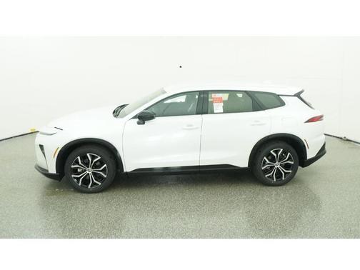 2025 Toyota Crown Signia XLE