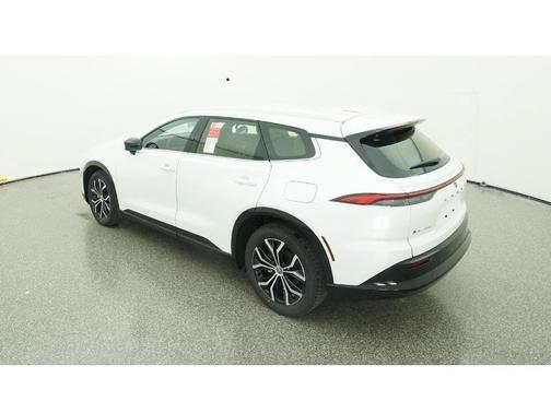 2025 Toyota Crown Signia XLE