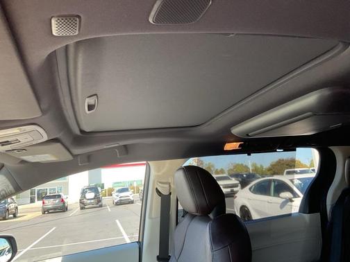 2024 Toyota Sienna Platinum 7 Passenger